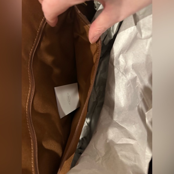 FOSSIL- Sydney Tote Large - Wine - NEW- originally $280 - Picture 9 of 11